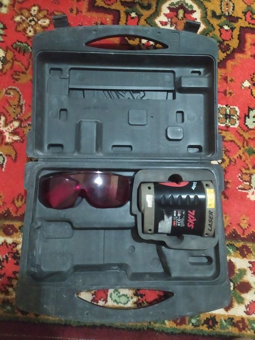 Продам лазерний рівень .