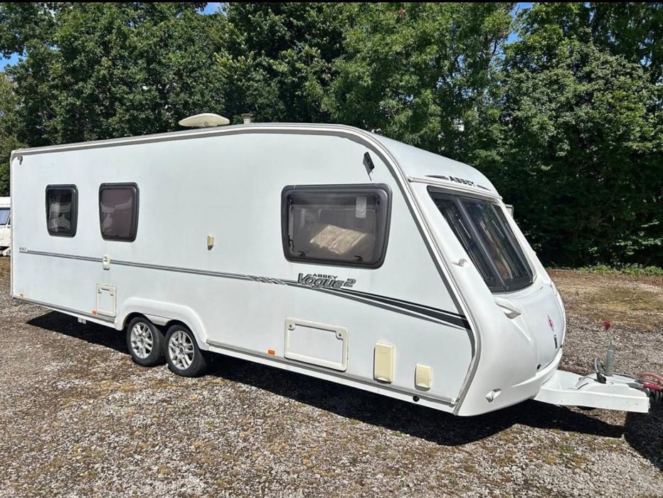 Caravana Abbey Vogue 2 650 + Avançado Kampa Air 400