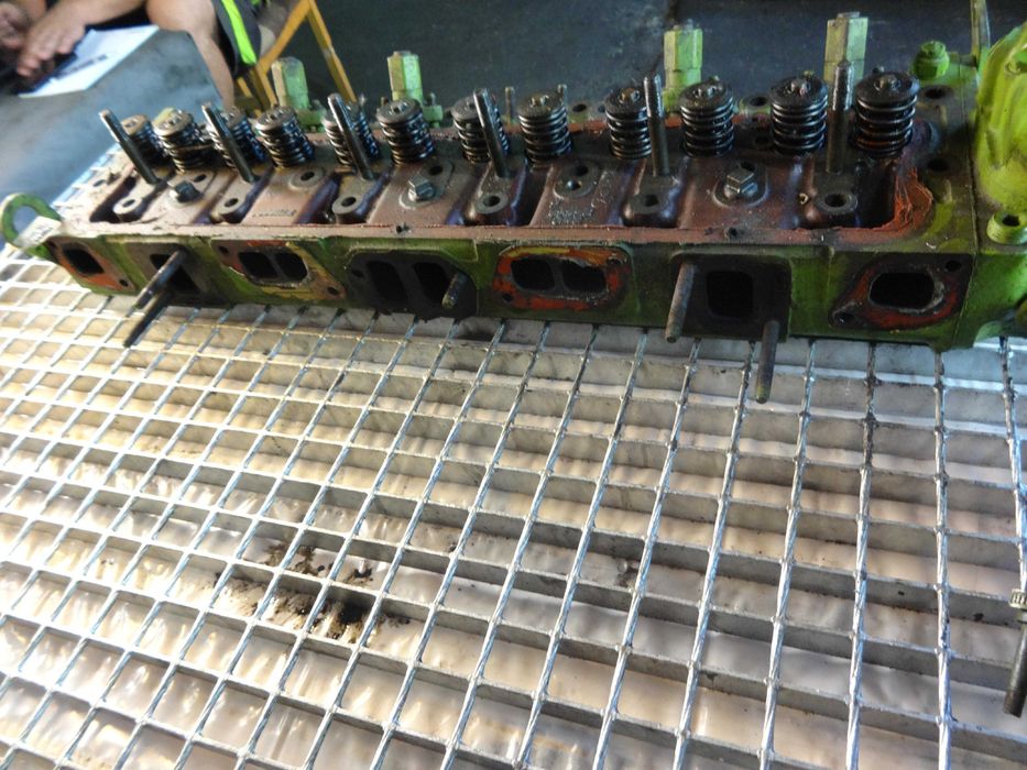 Głowica do silnika Perkins 6.3544. Cylinder head Perkins 6.3544