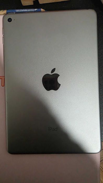IPAD MINI 4 c/ carregador