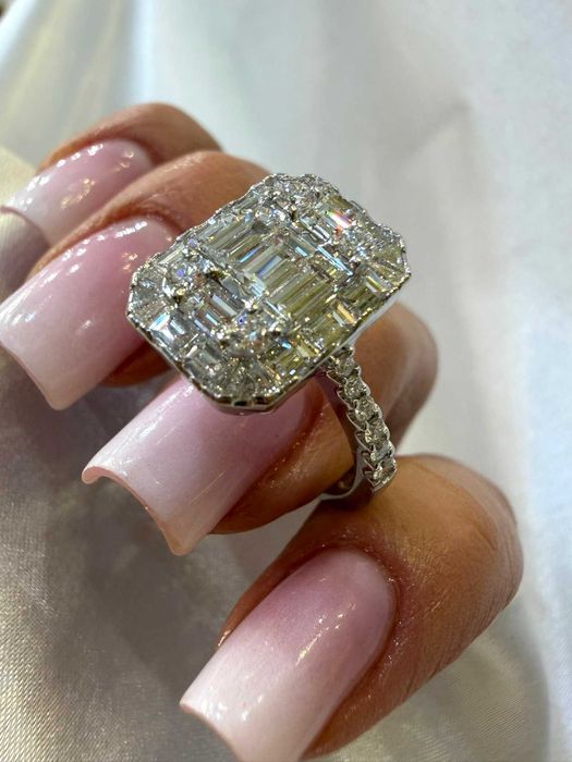 Pierścionek Infinity z diamentami naturalnymi 1.63 Ct VVS/F-G