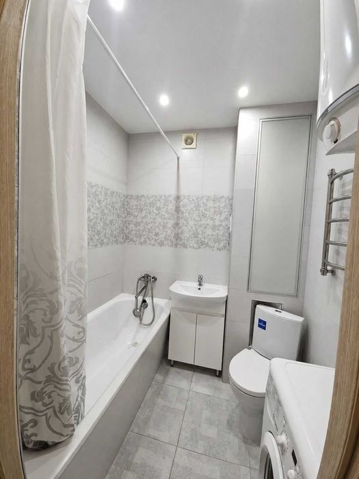 Продам 3-кімнатну квартиру з капітальним ремонтом біля метро Салтівка 3\12  62000 у.е. К2