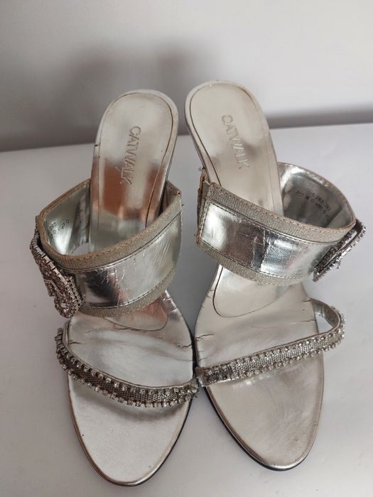 Szpilki klapki na szpilce srebrne cyrkonie 39