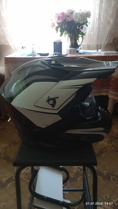 Мото шолом кросовий в хорошому стані