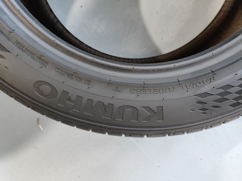 2 PNEUS SEMI NOVOS 225-55R17 KUNHO OFERTA DOS PORTES
