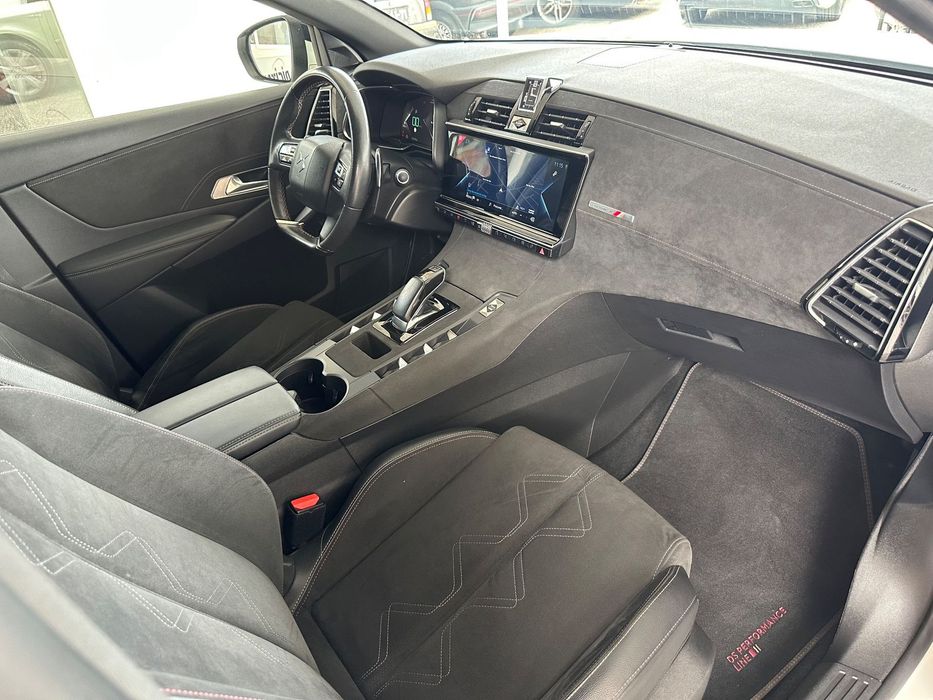 DS DS7 Crossback E-Tense Performance Line EAT8