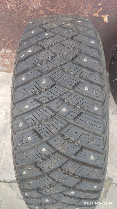 Шины 185/65R14 Good Year шипованные2 шт. 2000грн/шт.