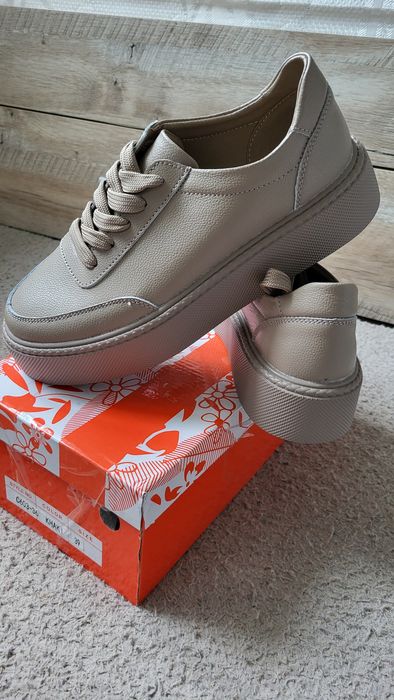 Кросівки шкіряні жіночі 39р.