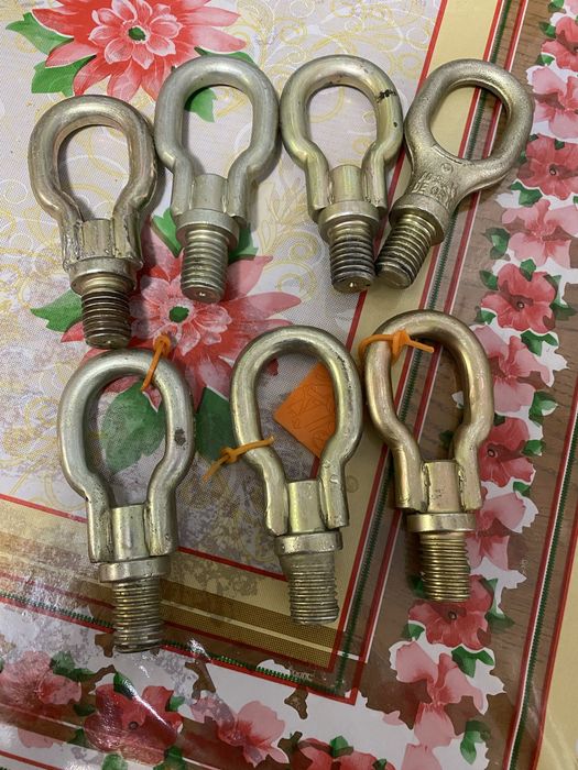 Гаки буксировочні Golf 4