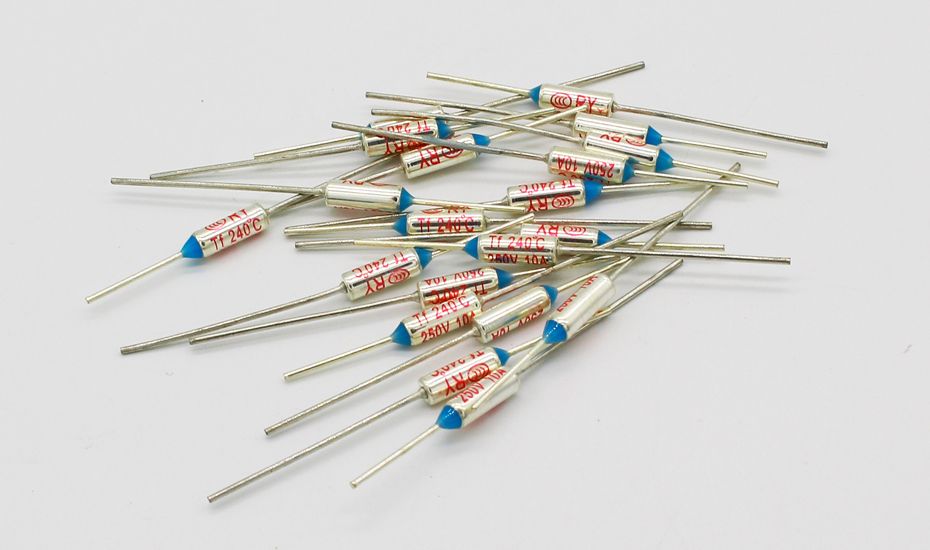 Термо-предохранитель 250 В 10 А t=113-300 С (для любых устройств).