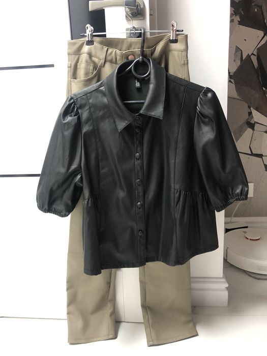 Стильний жакет з екошкіри.