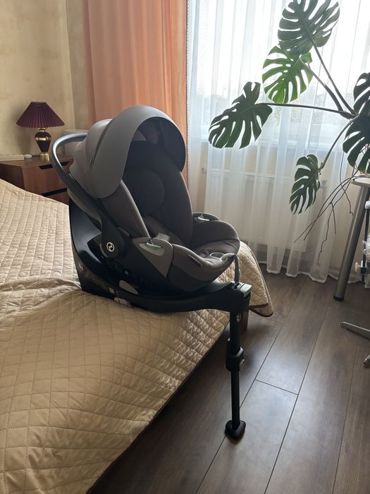 Cybex Cloud T i-Size автокрісло для новонародженого