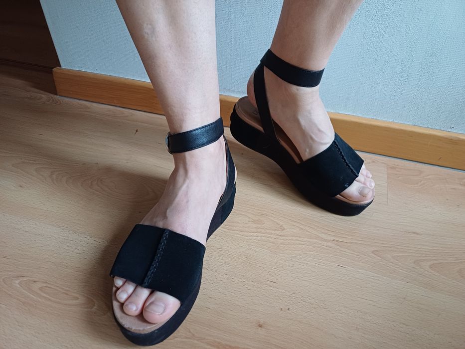 Жіночі босоніжки Ugg