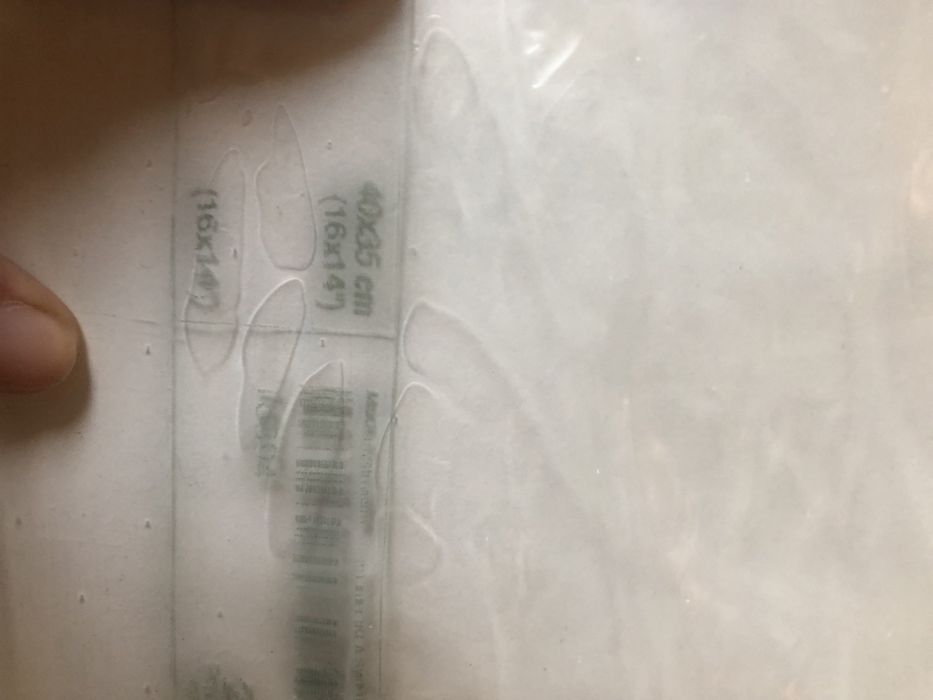 Prateleiras de madeira e metal