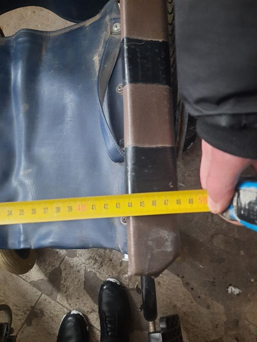 Инвалидная коляска в рабочем состоянии.