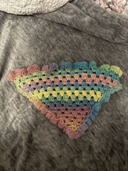 Trójkątna bandana z falbankami