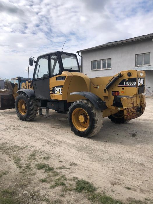 Навантажувач телескопічний Caterpillar TH 360B