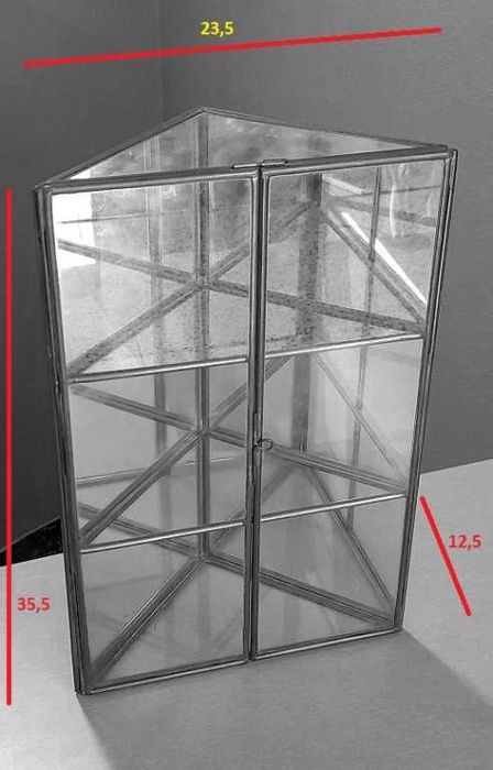 Vitrine Triangular
