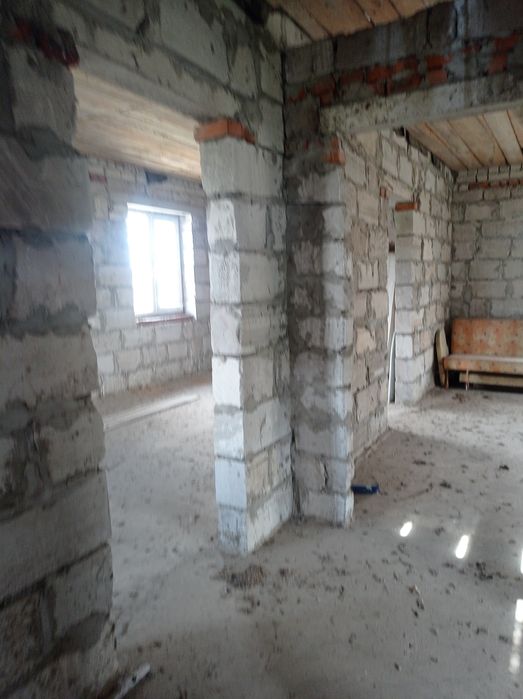 Недобудова в передмісті Чернігова. Село Количівка. Напруга 380 Вольт.