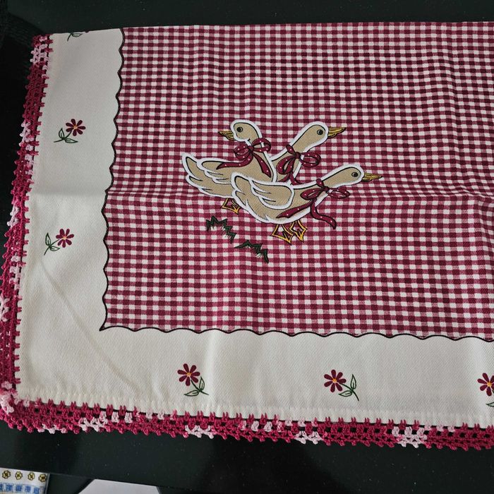 Toalha de Centro de Mesa c/ Croché