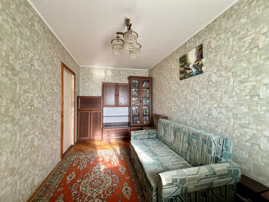 Продаж 2кім.квартири по просп.Злуки