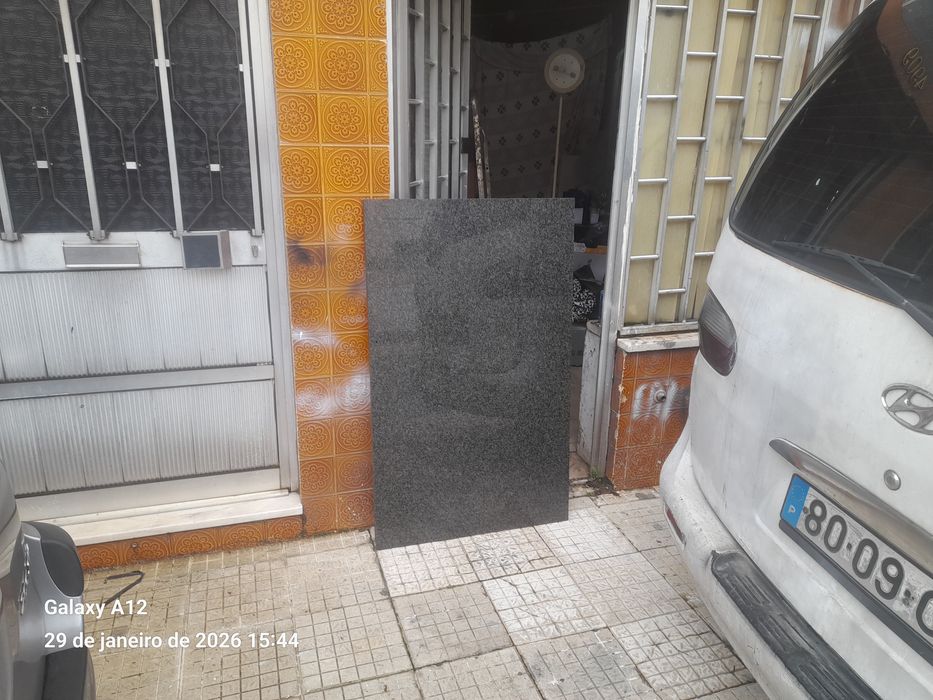 Pedra em granito preto