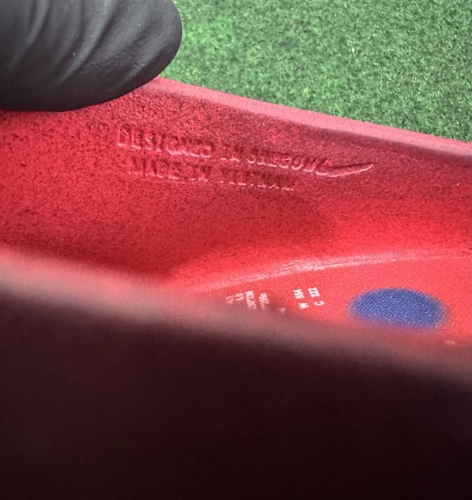 Nike Mind 001 Solar Red