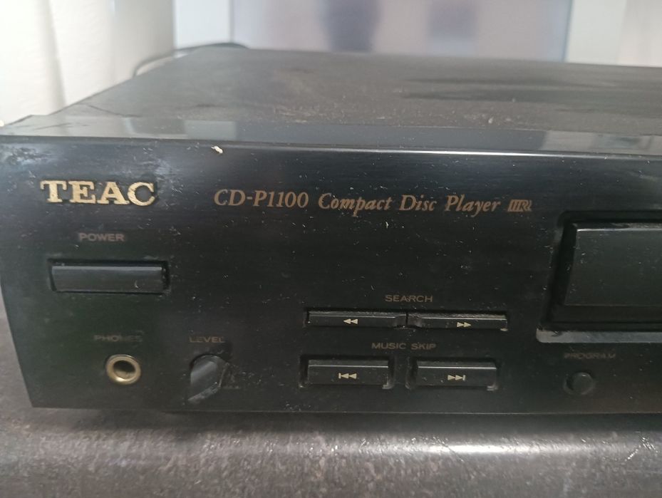 TEAC CD -P1100 compact Disc