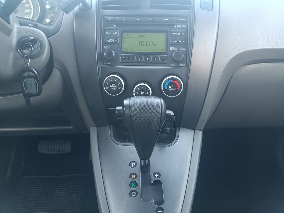 Продам Hyundai Tucson 2008 года 2.0 Газ/Бензин Автомат