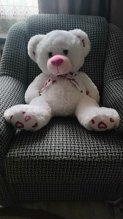 Медведь плюшевый большой