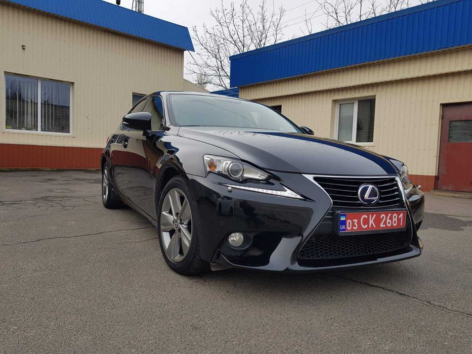 Lexus IS300H, 2014 рік