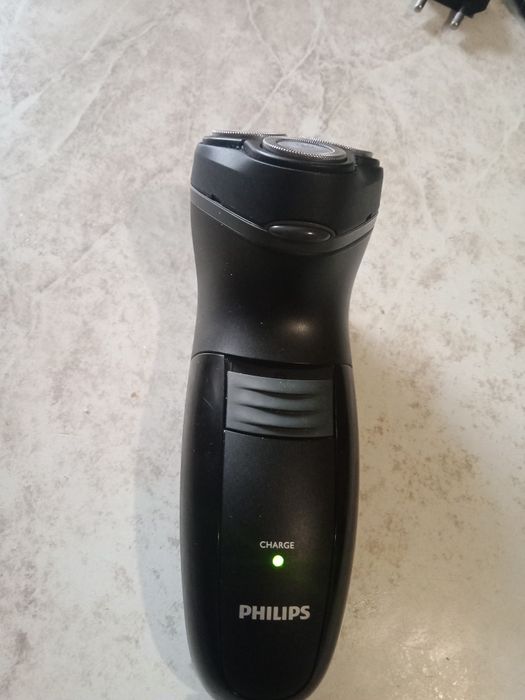 Продам бритву  Philips