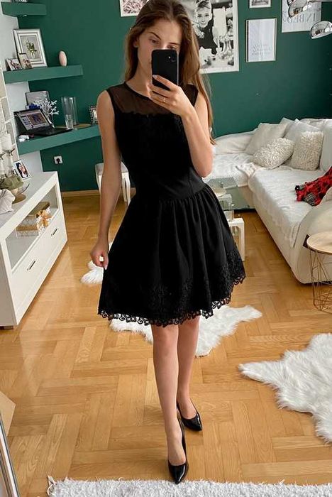 Czarna elegancka sukienka LOU