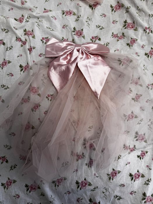 Рожева сукня Lacemade з фатою, розмір S, нова