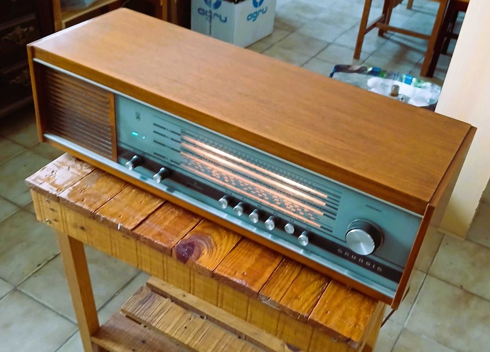 Rádio Grundig RF145
