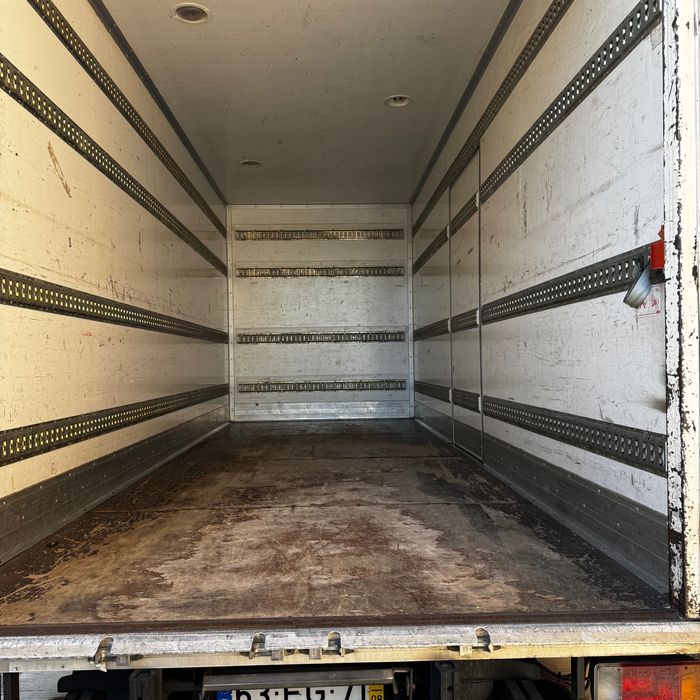 Iveco Euro Cargo em ótimo estado.