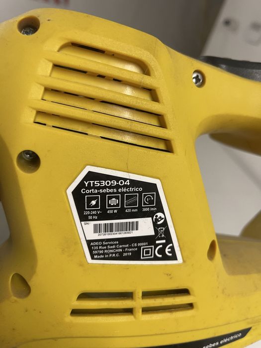 Serra eletrica corta sebes