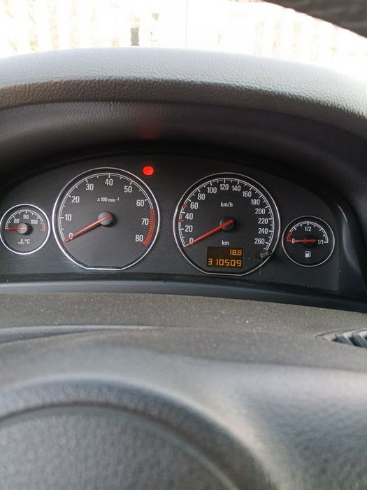 Опель сігнум 2.2 бензин