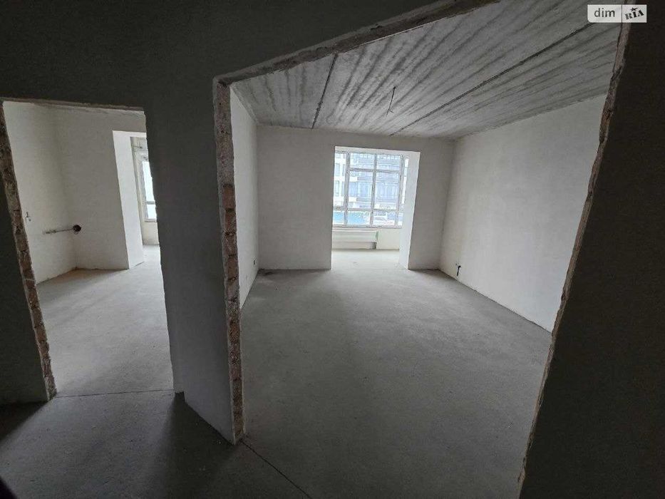 2к, центр, Рауш, Вул. Шевченка 39.