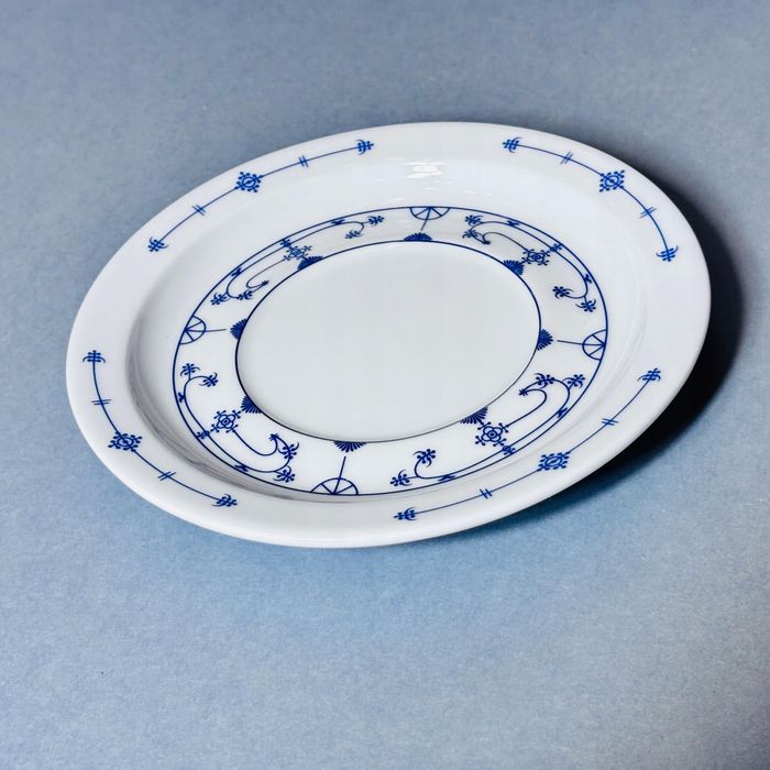 piękny talerzyk spodek porcelanowy wzór słomkowy indisch blau