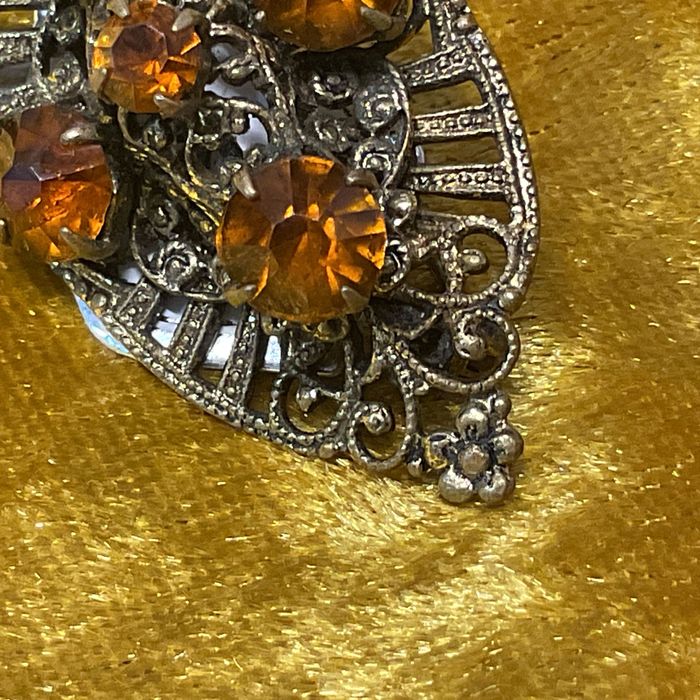Broche  peça vintage 4 cm