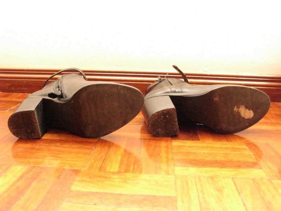 Botins / Botas Baixas de Senhora Núm. 36 Stradivarius