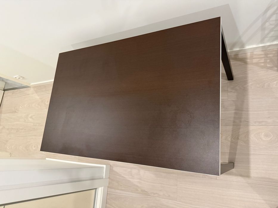 Vende-se secretária LEVIRA Ceou II Preto e Wengue Escuro