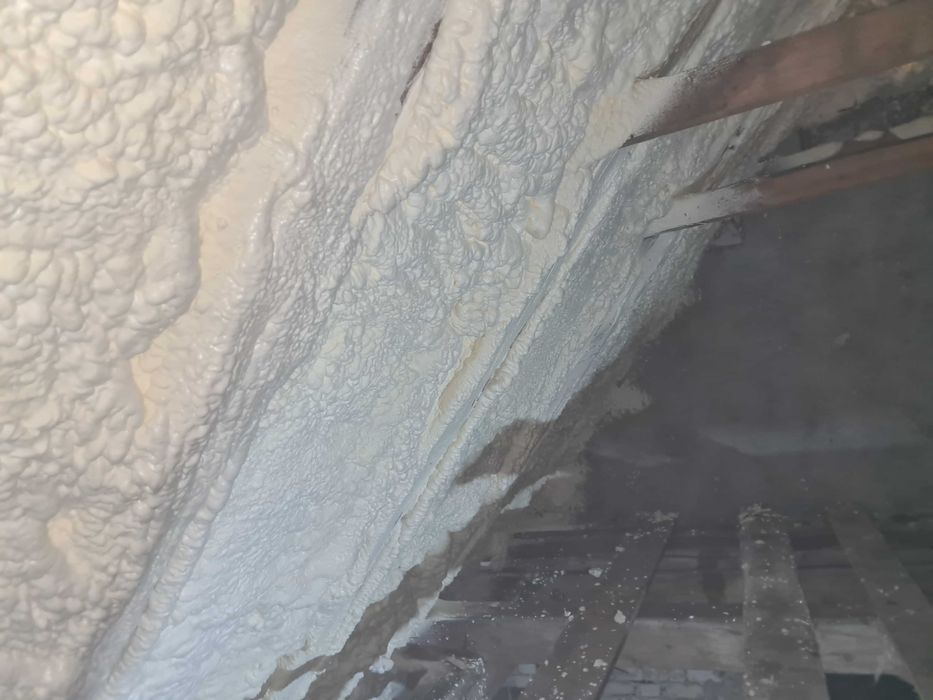 Izolacja pianą PUR – profesjonalnie, szybko i skutecznie!