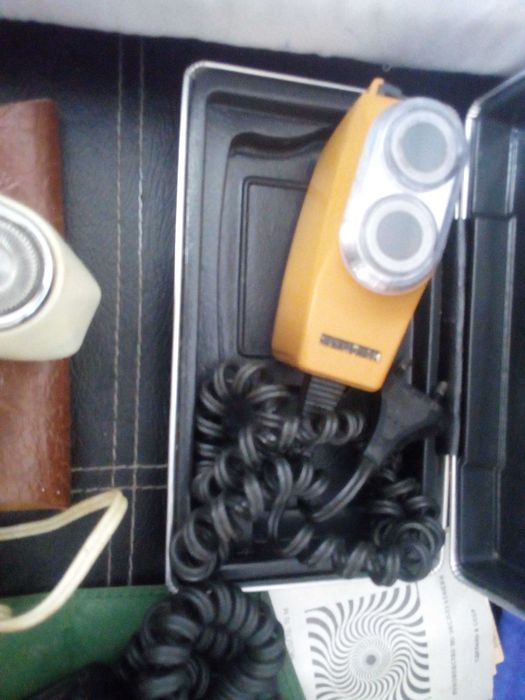 Продаю электробритвы.