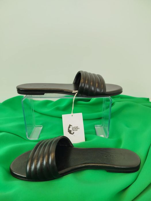 Eleganckie Klapki Czarne