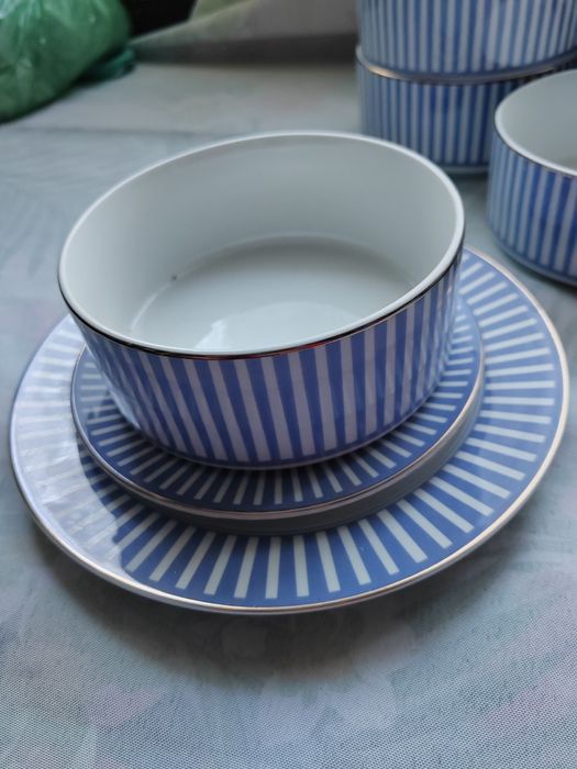 Zestaw talerze+miseczki niebieskie