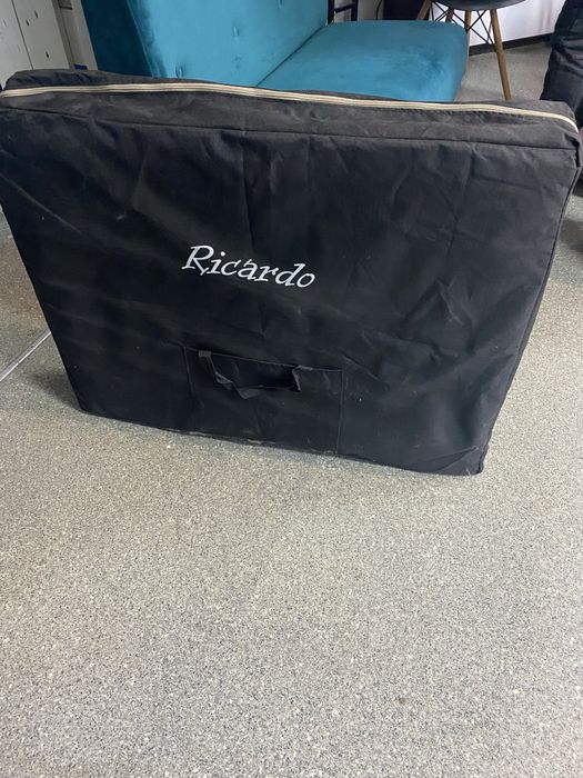 Продам кушетку для масажу