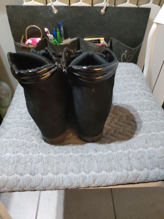 Zamszowo-lakierowe botki