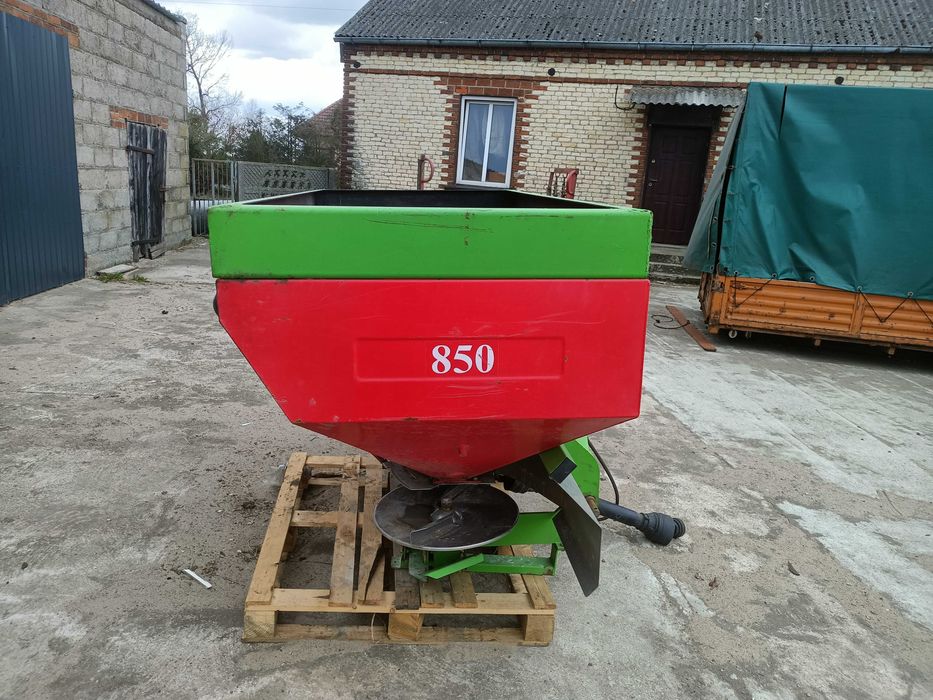 Rozsiewacz nawozów UNIA MX 850